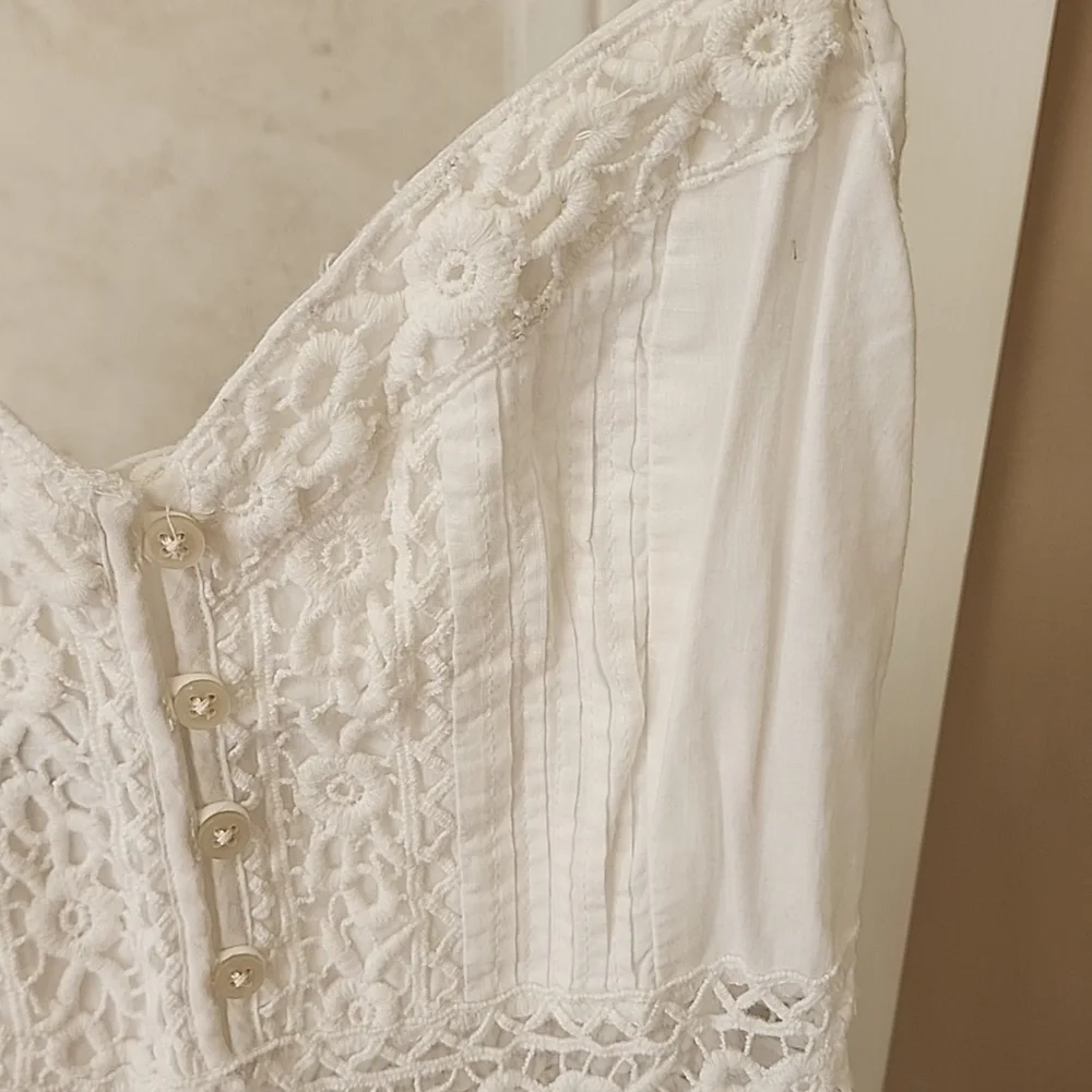 ๐๐ฉท ABERCROMBIE CROCHET EMBROIDERED MINI DRESS ๐ฉท๐ - Picture 5 of 17